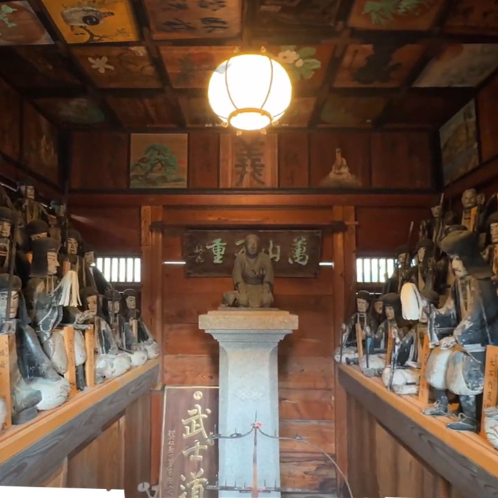 義士堂（市指定文化財）